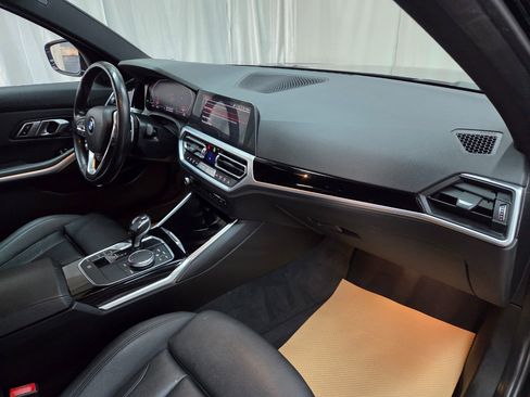 Used 2019 BMW 330i xDrive Sedan w/ Convenience Package image 18