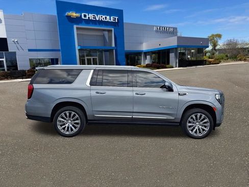 Used 2023 GMC Yukon XL Denali w/ Denali Reserve Package AWD/4WD image 27
