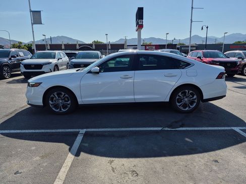 Certified 2023 Honda Accord EX image 9