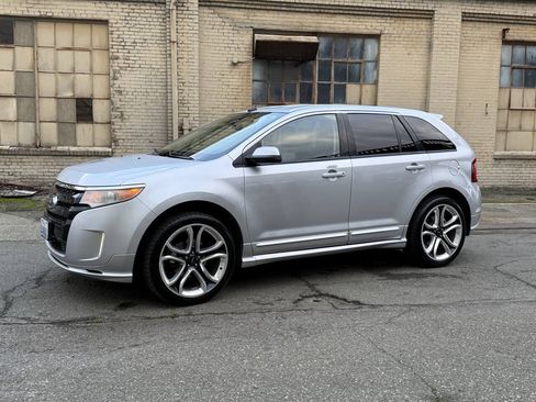 Used 2011 Ford Edge Sport w/ Driver Entry Pkg AWD/4WD image 3