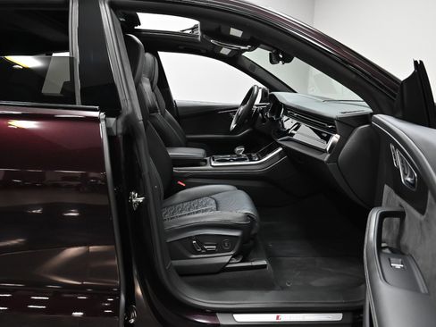 Used 2021 Audi RS Q8 w/ Carbon Optic Package image 31