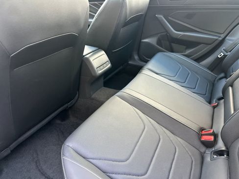 Used 2024 Volkswagen Jetta SEL FWD image 4