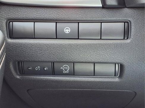 Certified 2023 Nissan Rogue SV FWD image 23