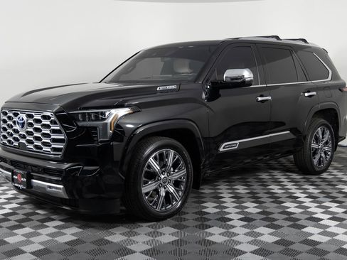 Used 2023 Toyota Sequoia Capstone image 1