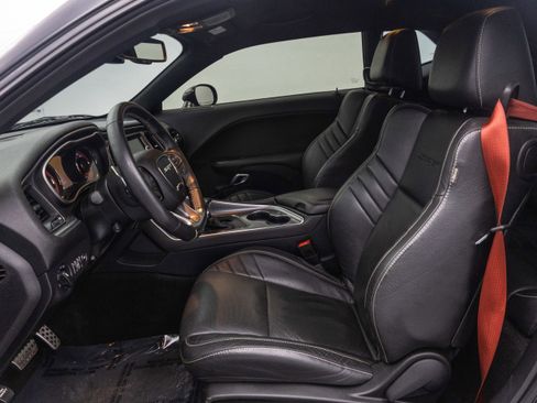 Used 2015 Dodge Challenger SRT Hellcat image 31