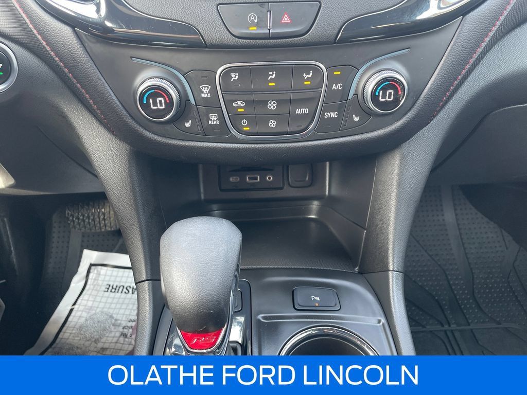 Used 2022 Chevrolet Equinox RS w/ RS Leather Package AWD/4WD image 26