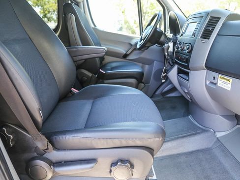 Used 2016 Mercedes-Benz Sprinter 2500 image 15