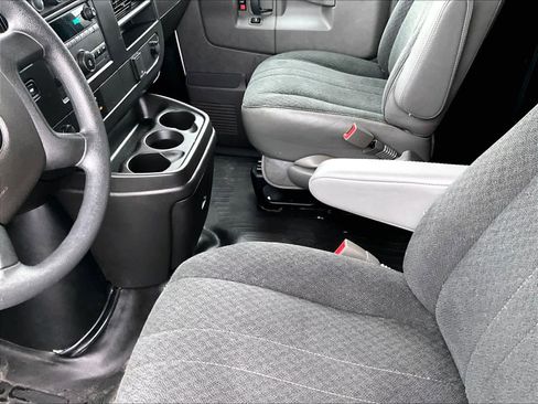 Used 2024 GMC Savana 2500 w/ Driver Convenience Package image 20