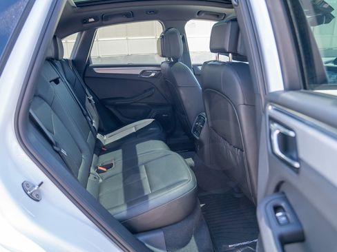 Certified 2026 Porsche Macan AWD/4WD image 25