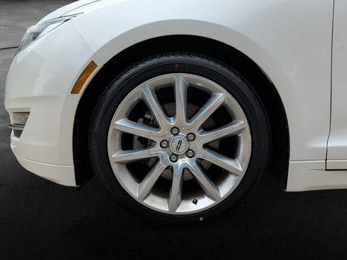 Used 2016 Lincoln MKZ w/ Equipment Group 300A Reserve FWD image 9