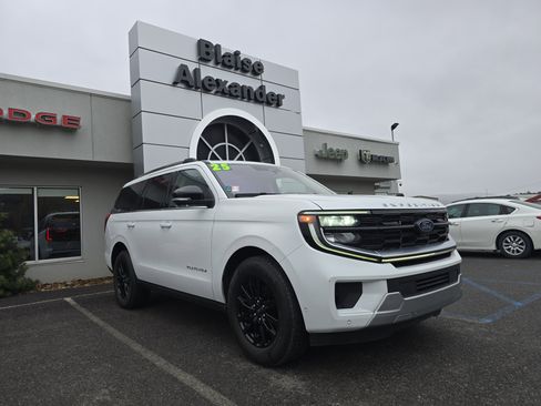 Used 2025 Ford Expedition Platinum image 1