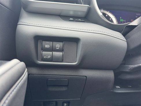 Used 2023 Toyota Highlander XSE image 28