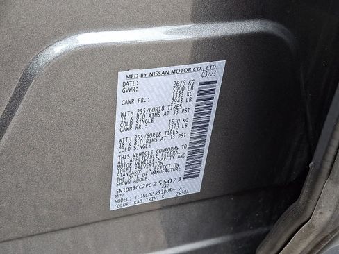 Used 2023 Nissan Pathfinder SL AWD/4WD image 29