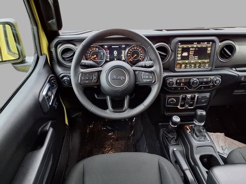 Used 2023 Jeep Gladiator Willys image 4