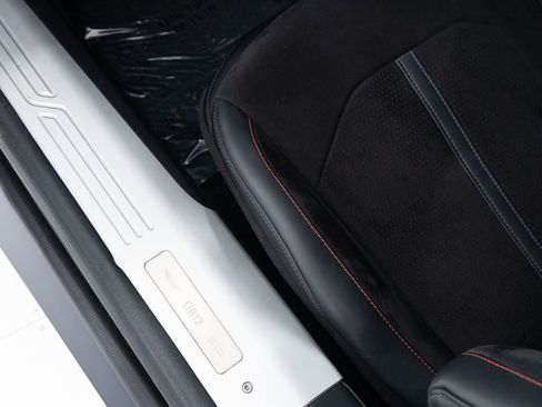 Used 2025 Aston Martin DB12 Coupe image 12