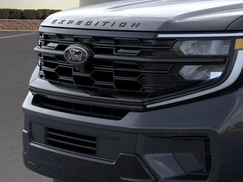 New 2026 Ford Expedition Platinum w/ Stealth Performance Package AWD/4WD image 17