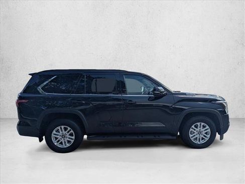 Certified 2025 Toyota Sequoia SR5 AWD/4WD image 4