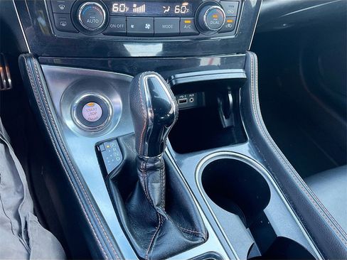 Used 2019 Nissan Maxima SR w/ Premium Package image 17