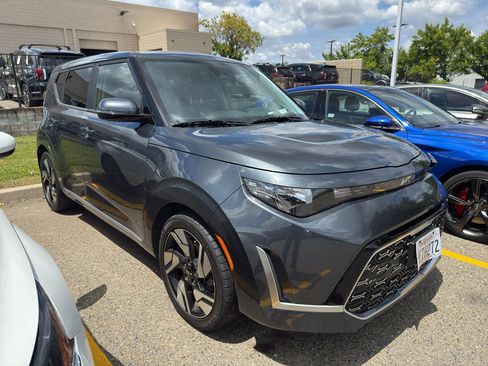 Used 2023 Kia Soul GT-Line FWD image 3