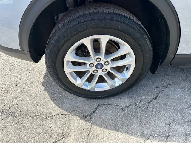 Used 2022 Ford Escape SE w/ Cold Weather Package AWD/4WD image 9