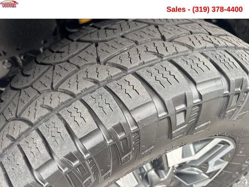 Used 2021 Toyota Tacoma TRD Off-Road w/ TRD Premium Off Road Package AWD/4WD image 26
