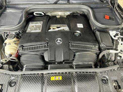Certified 2024 Mercedes-Benz GLS 580 4MATIC image 38
