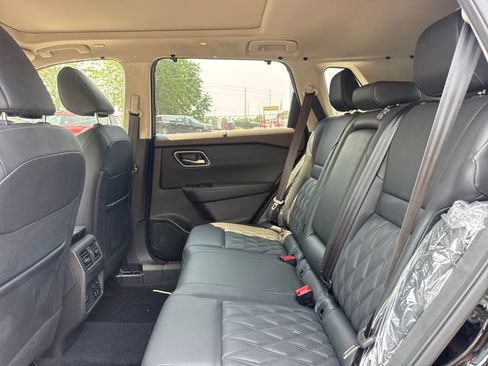 Used 2023 Nissan Rogue Platinum w/ Platinum Premium Package AWD/4WD image 11