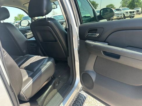 Used 2012 Chevrolet Avalanche LT w/ Suspension Package, Off-Road AWD/4WD image 22