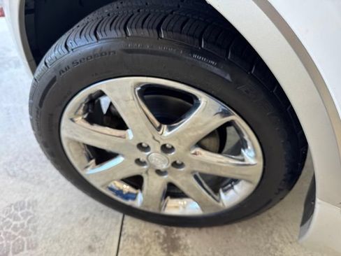 Used 2019 Buick Encore Essence w/ Experience Buick Package AWD/4WD image 39