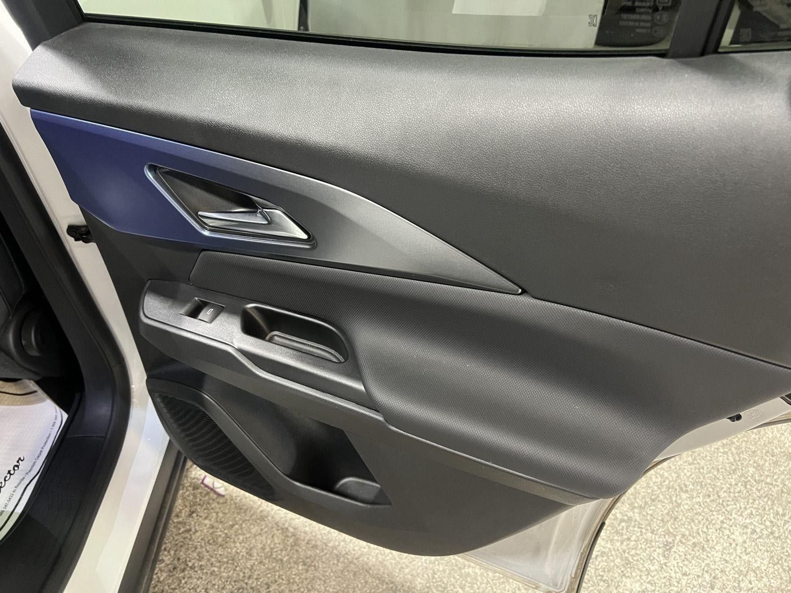 Used 2024 Chevrolet Equinox EV LT w/ LPO, Blackout Package FWD image 21