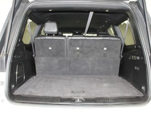 Used 2023 Jeep Wagoneer L Series II AWD/4WD image 9