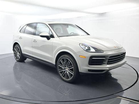 Certified 2023 Porsche Cayenne Platinum Edition AWD/4WD image 17