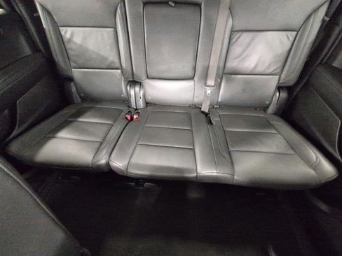 Used 2025 Chevrolet Suburban Z71 AWD/4WD image 25