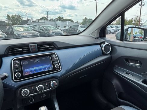 Used 2025 Nissan Versa SV FWD image 33