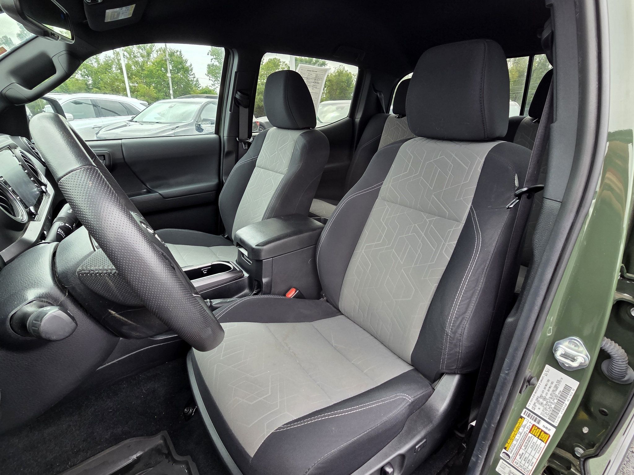Used 2021 Toyota Tacoma TRD Off-Road w/ Technology Package AWD/4WD image 27