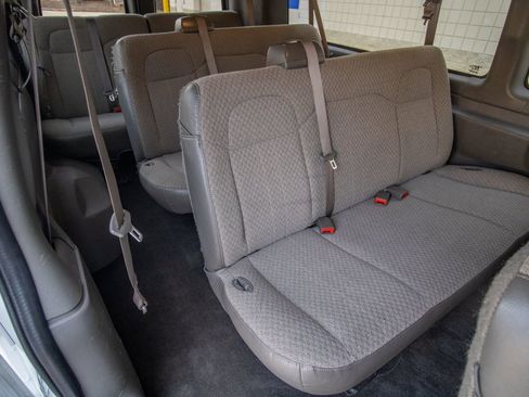 Used 2017 Chevrolet Express 3500 LT w/ LT Preferred Equipment Group image 34