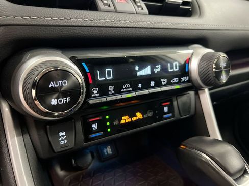 Used 2024 Toyota RAV4 Limited image 16