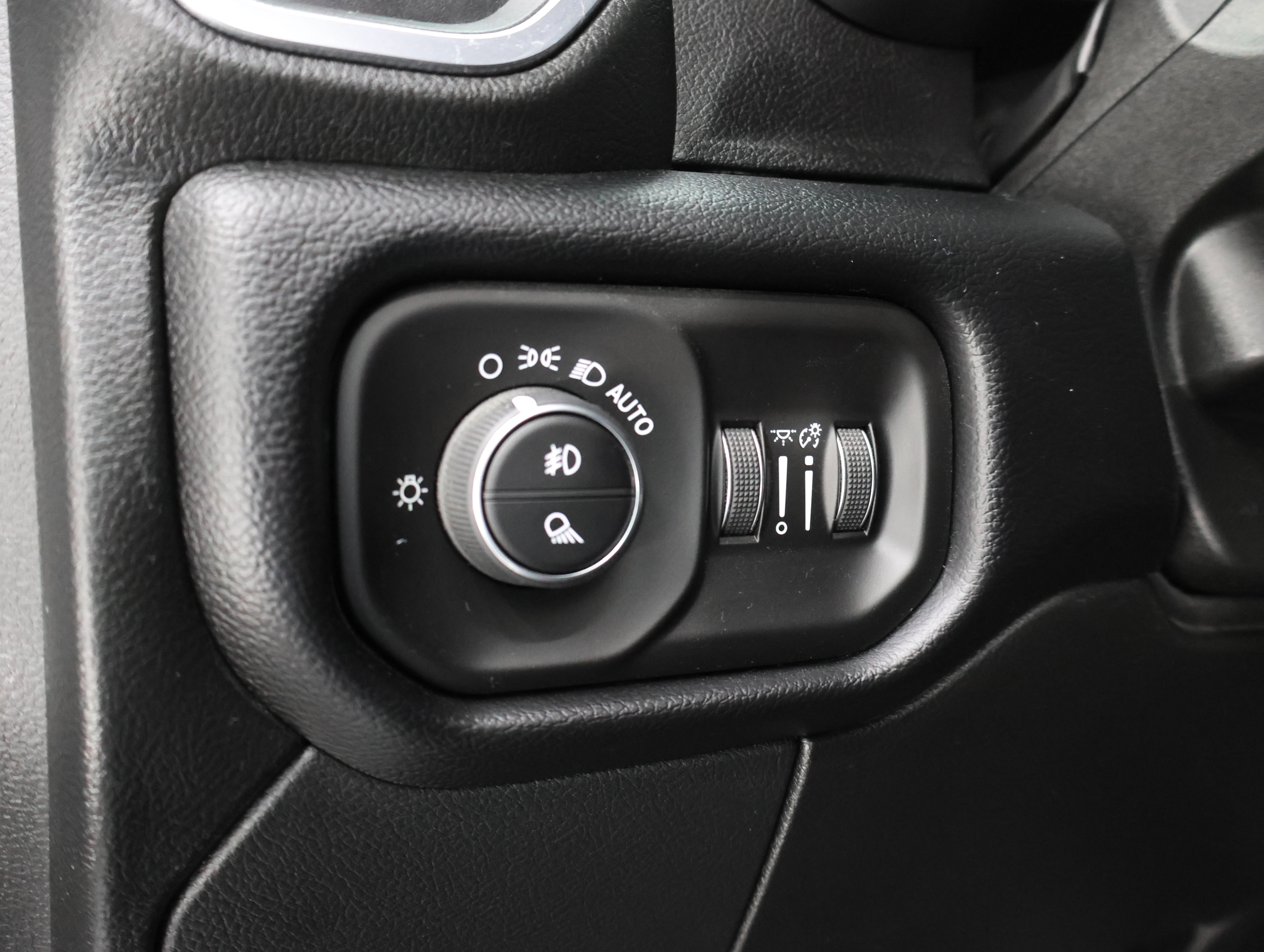 Used 2026 RAM 3500 Laramie AWD/4WD image 42