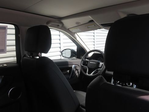 Used 2023 Land Rover Discovery Sport S image 22