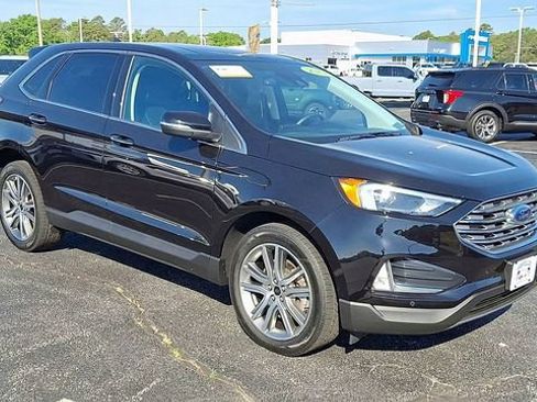 Certified 2023 Ford Edge Titanium AWD/4WD image 2