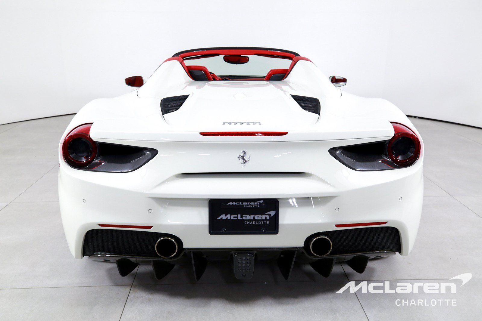 Used 2018 Ferrari 488 Spider RWD image 8