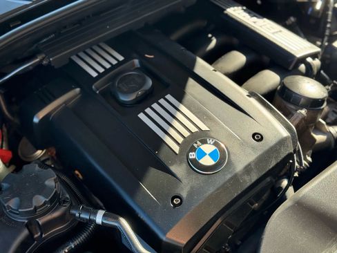 Used 2011 BMW 128i Convertible image 17