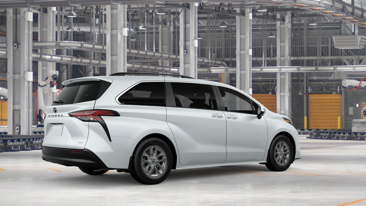 New 2026 Toyota Sienna XLE AWD/4WD image 10