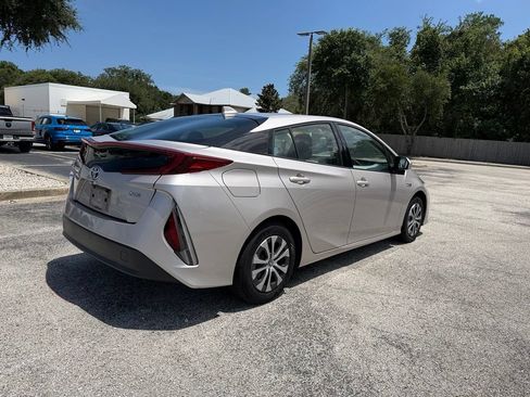 Used 2020 Toyota Prius Prime XLE FWD image 8