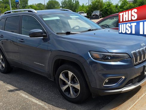 Used 2019 Jeep Cherokee Limited AWD/4WD image 2
