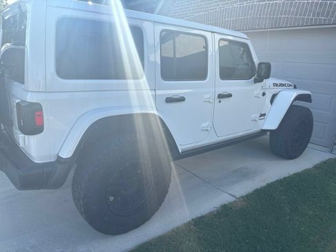Used 2021 Jeep Wrangler Unlimited Rubicon w/ Cold Weather Group AWD/4WD image 5