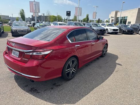 Used 2017 Honda Accord Sport image 5