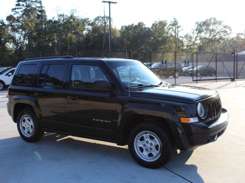 Used 2015 Jeep Patriot Sport image 24