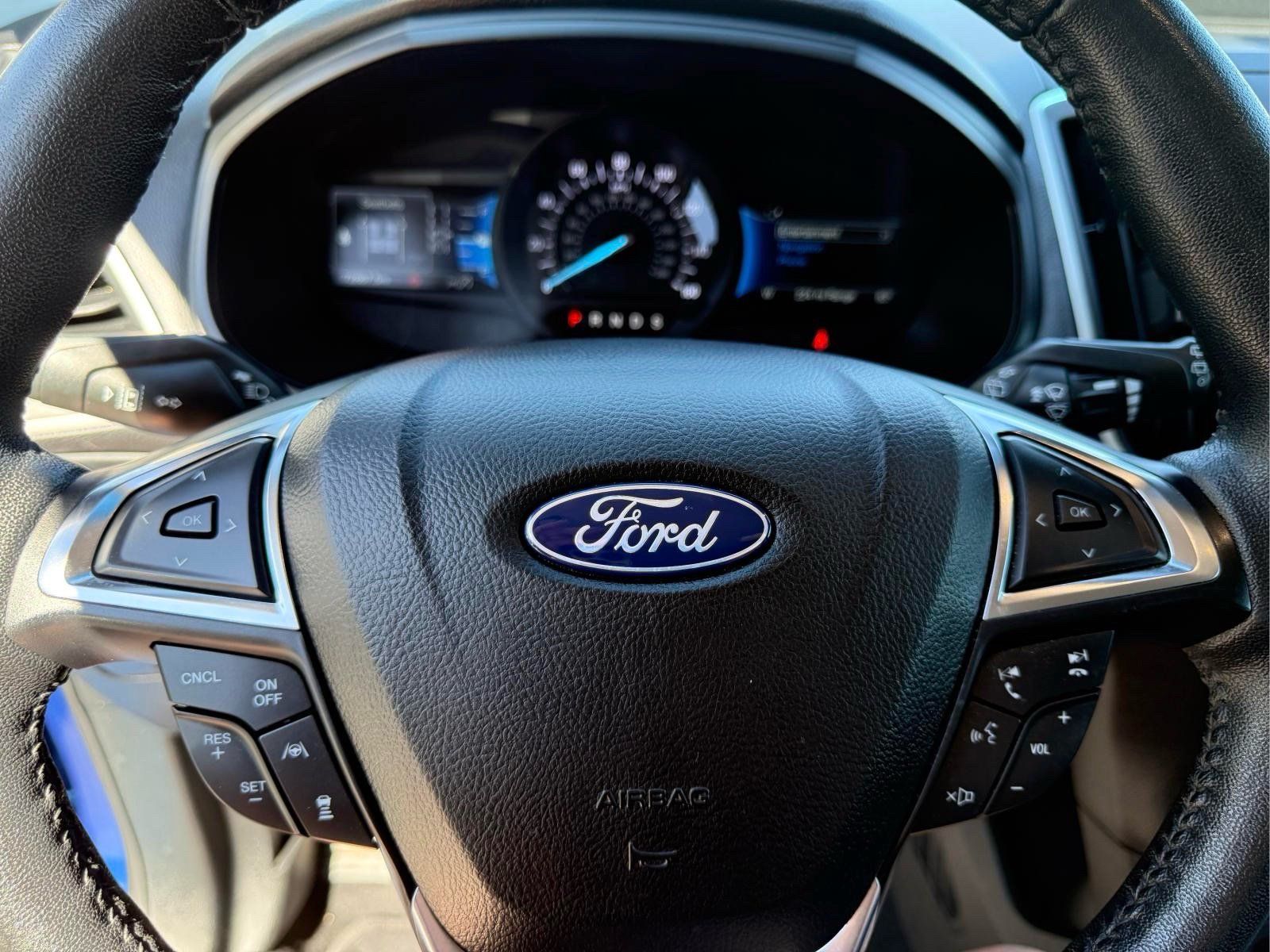 Used 2022 Ford Edge SEL AWD/4WD image 29