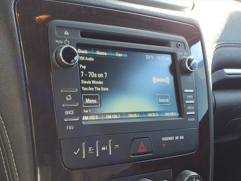 Used 2017 Chevrolet Traverse LT image 11